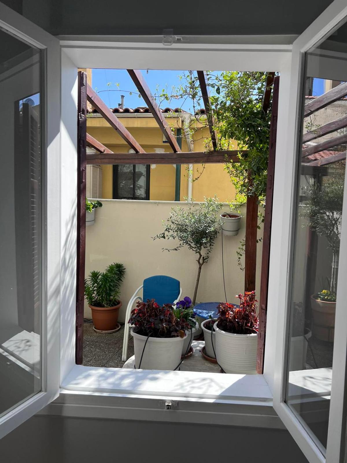Villa Retro House With Garden In Anopoli à Thessalonique Extérieur photo